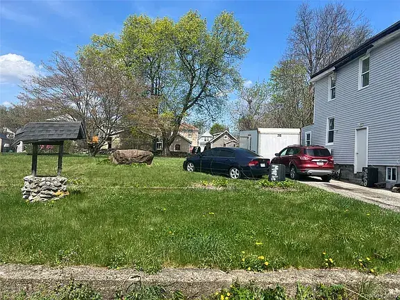 88 Maple St, Newburgh, NY 12550
